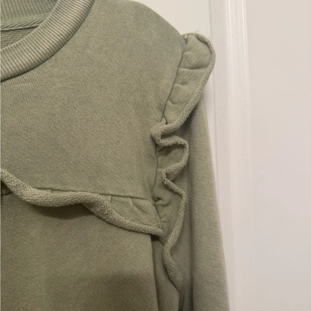 T.LA Anthropologie Green Distressed Ruffle Pullover Sweatshirt size‎ large NWT